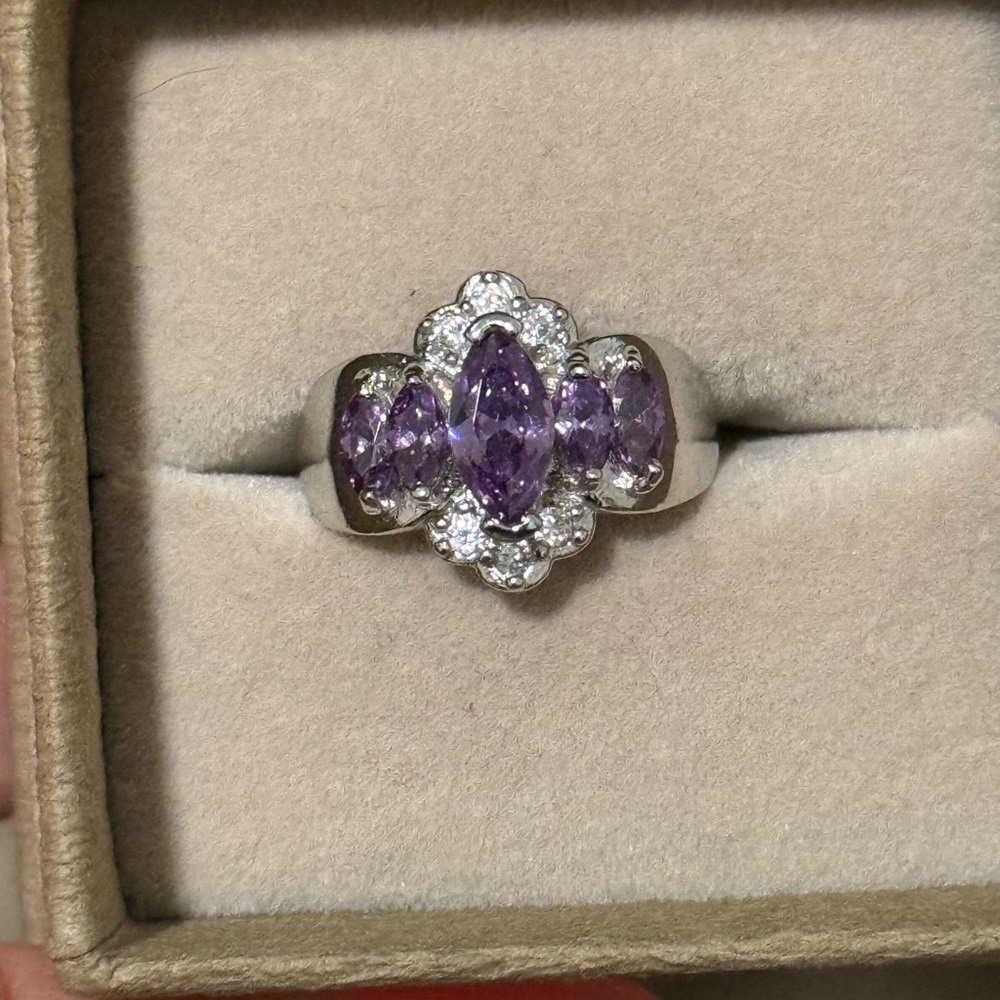 Vintage Silver Toned Ring Sz 7.25